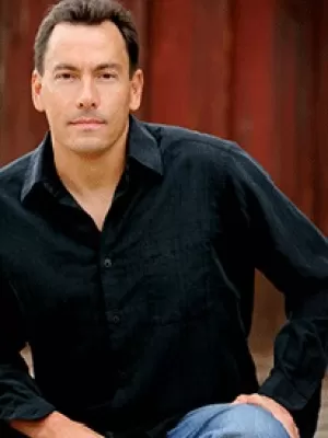 Sean Paxton